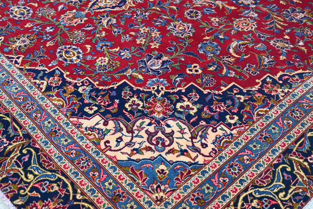 red Large rug 8' 0" x 11' 3"