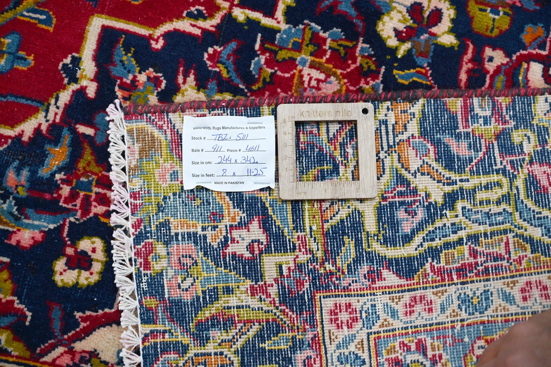 red Large rug 8' 0" x 11' 3"
