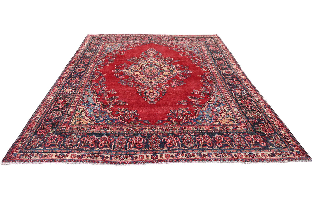 red Large rug 7' 9" x 9' 6"