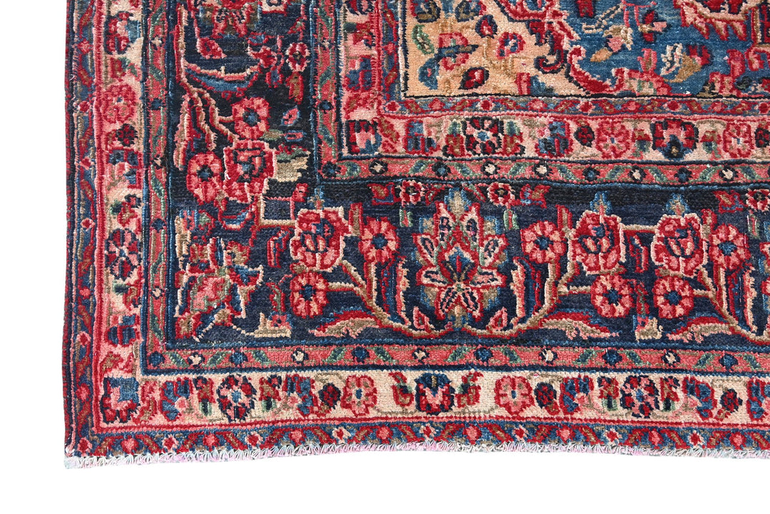 red Large rug 7' 9" x 9' 6"
