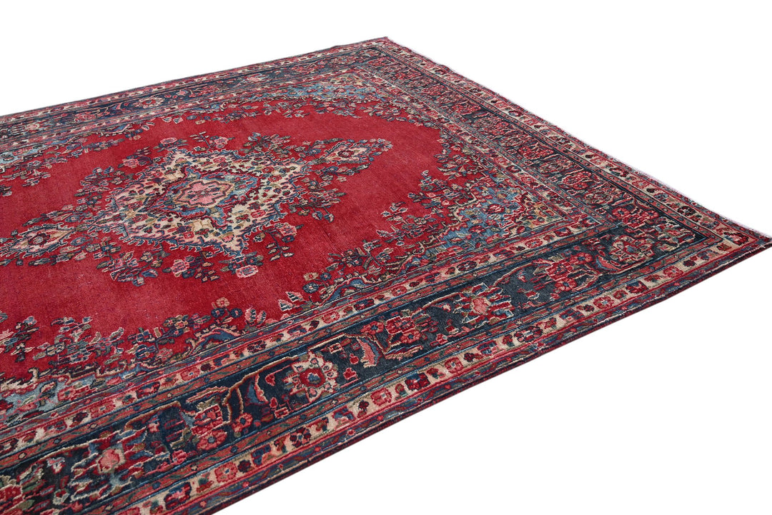 red Large rug 7' 9" x 9' 6"