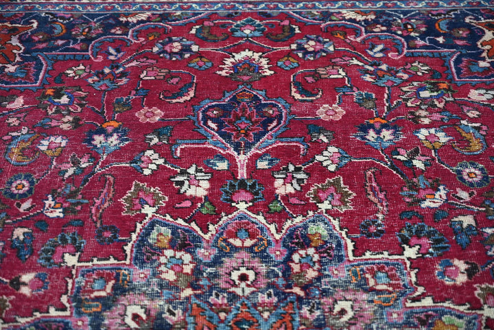 red Large rug 8' 3" x 11' 1"