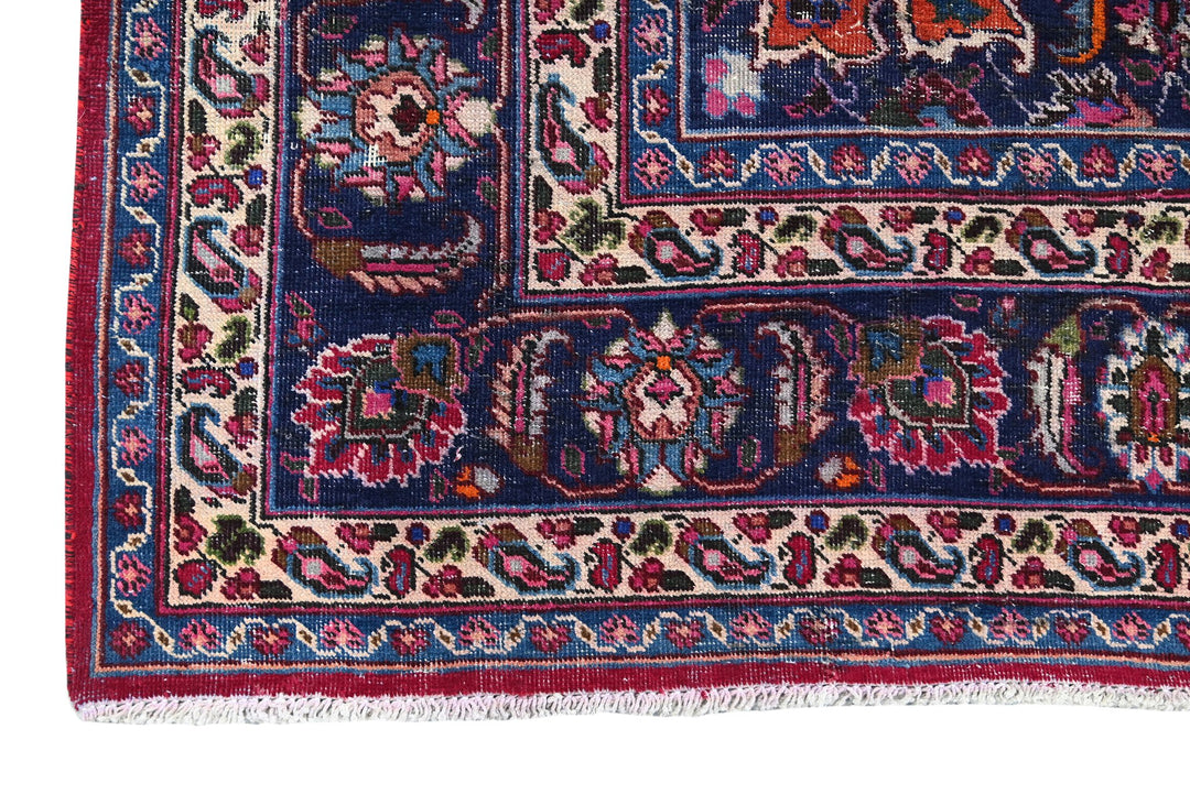 red Large rug 8' 3" x 11' 1"