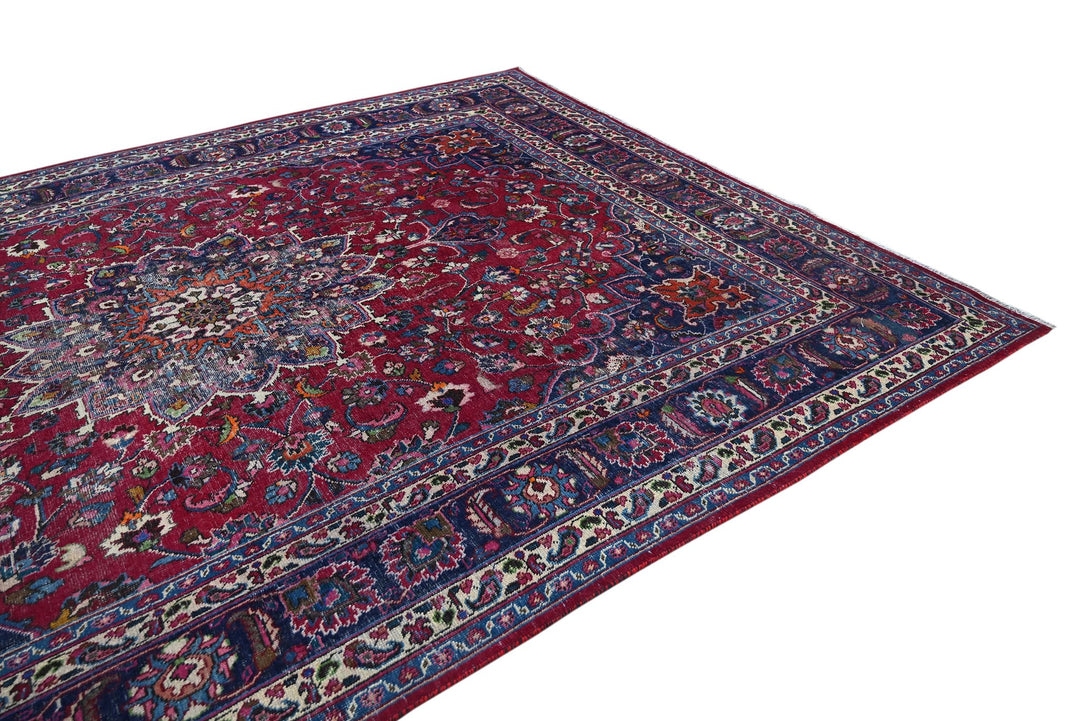 red Large rug 8' 3" x 11' 1"