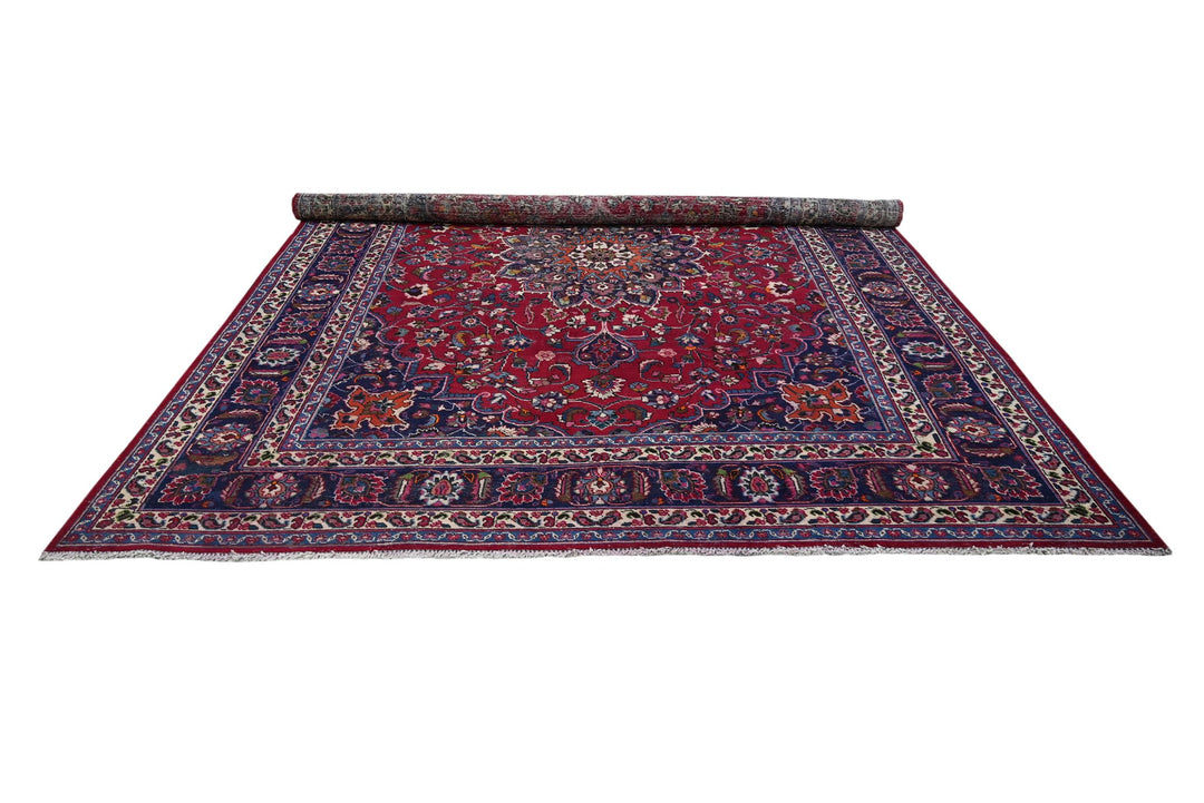 red Large rug 8' 3" x 11' 1"