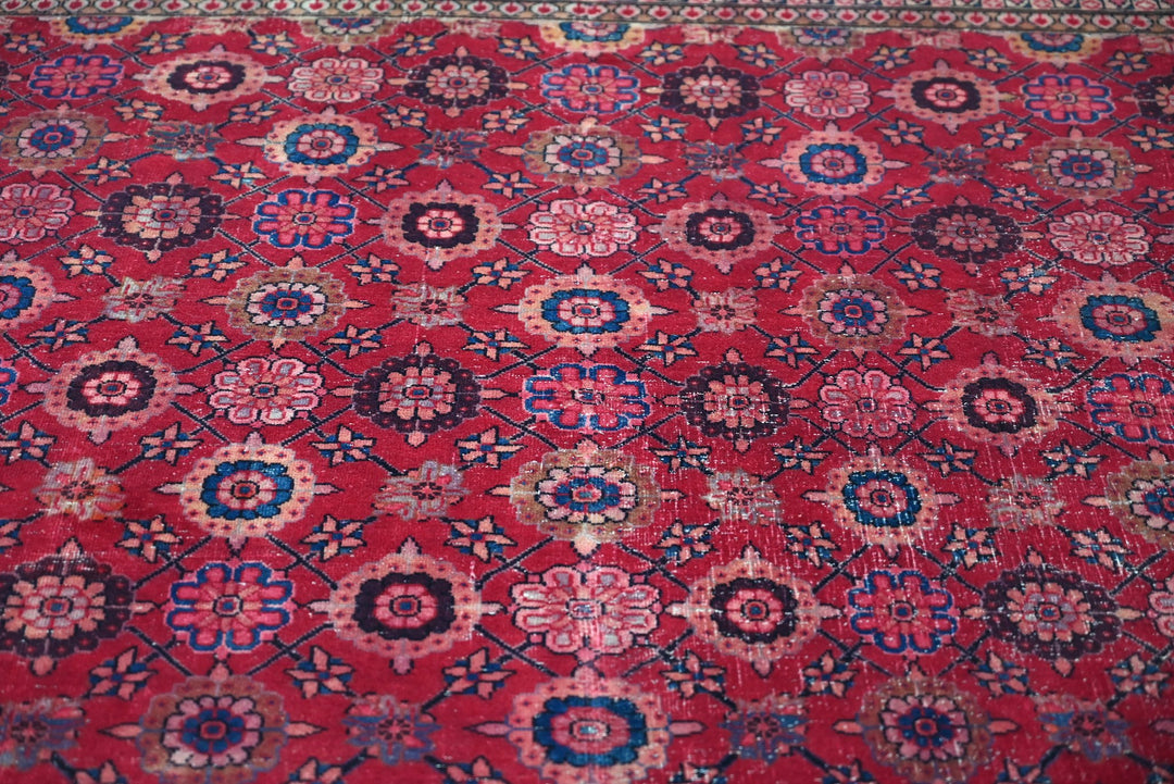 red Large rug 7' 10" x 11' 1"
