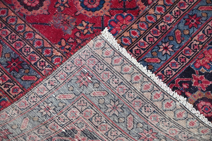 red Large rug 7' 10" x 11' 1"