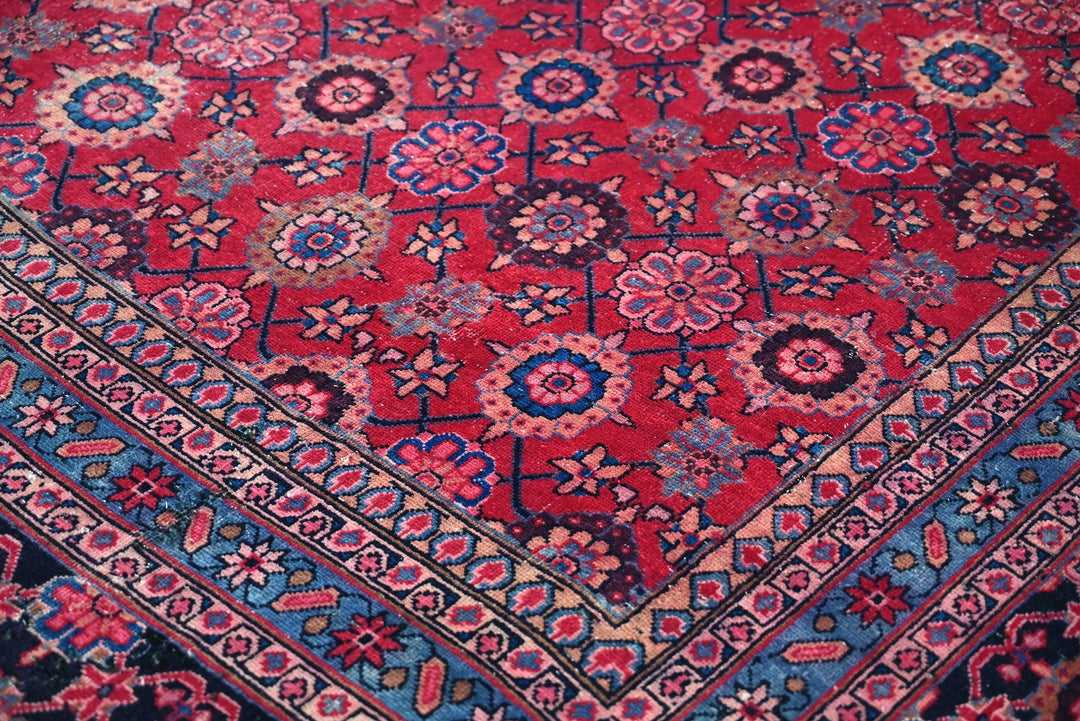 red Large rug 7' 10" x 11' 1"