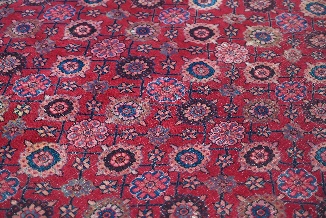 red Large rug 7' 10" x 11' 1"