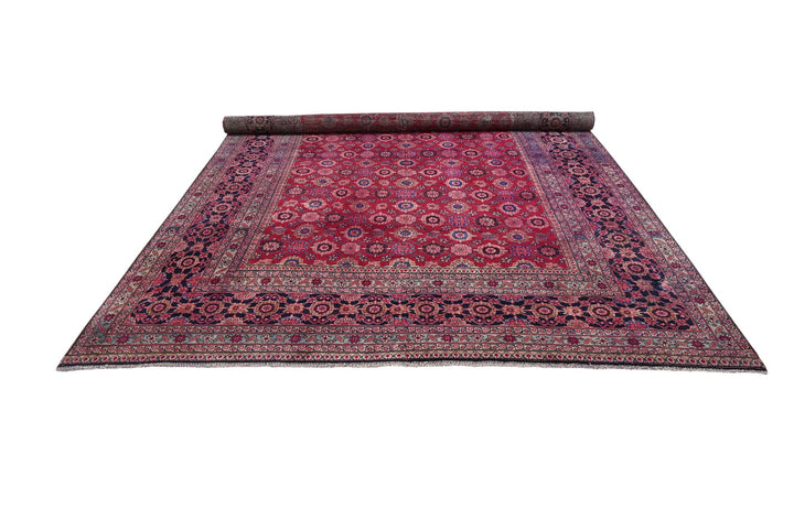red Large rug 7' 10" x 11' 1"