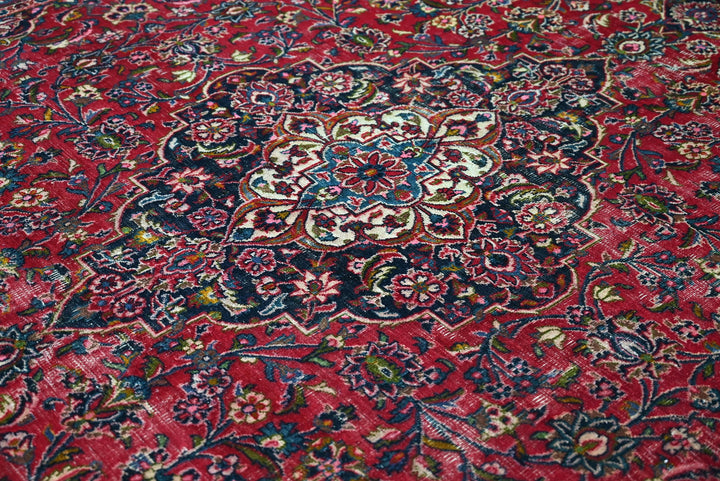 red Oversized rug 8' 9" x 12' 0"