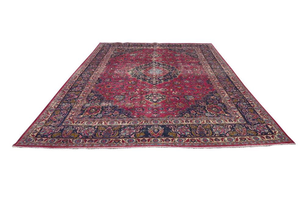 red Oversized rug 9' 5" x 12' 10"