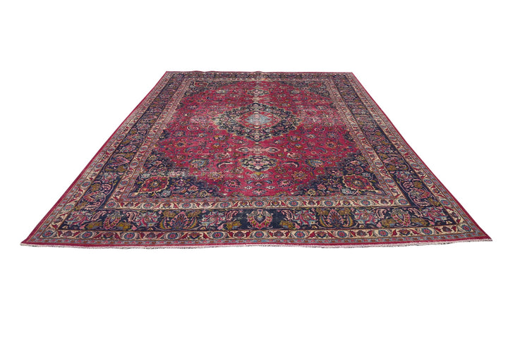 red Oversized rug 9' 5" x 12' 10"