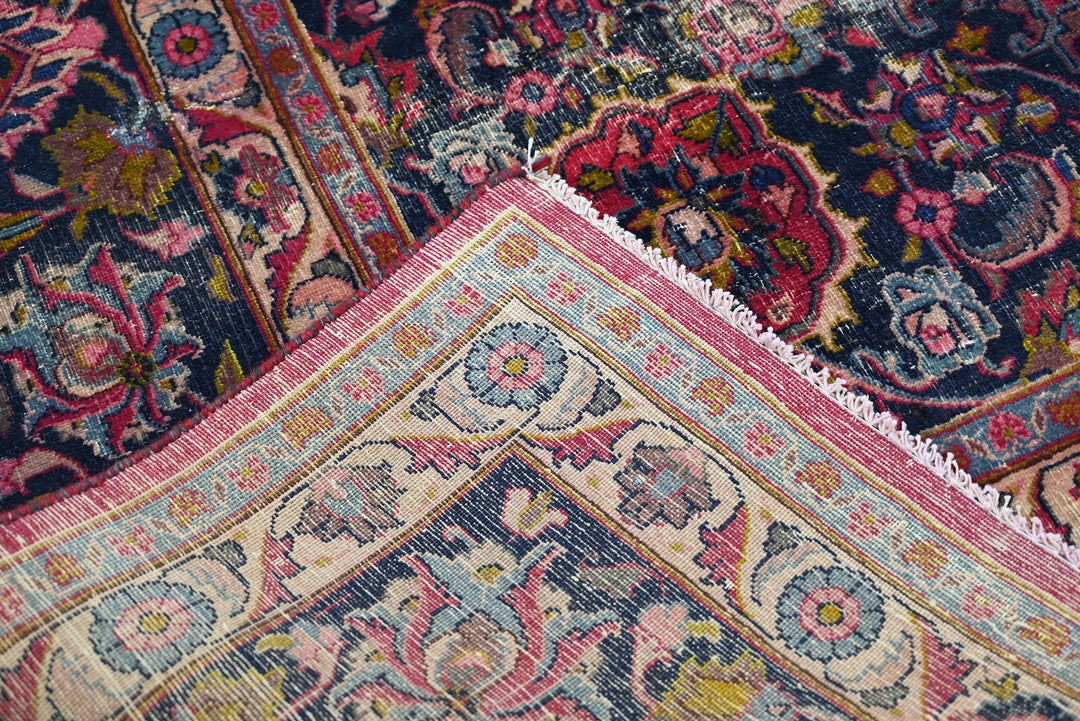 red Oversized rug 9' 5" x 12' 10"
