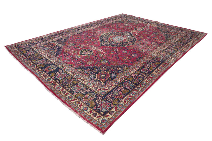 red Oversized rug 9' 5" x 12' 10"