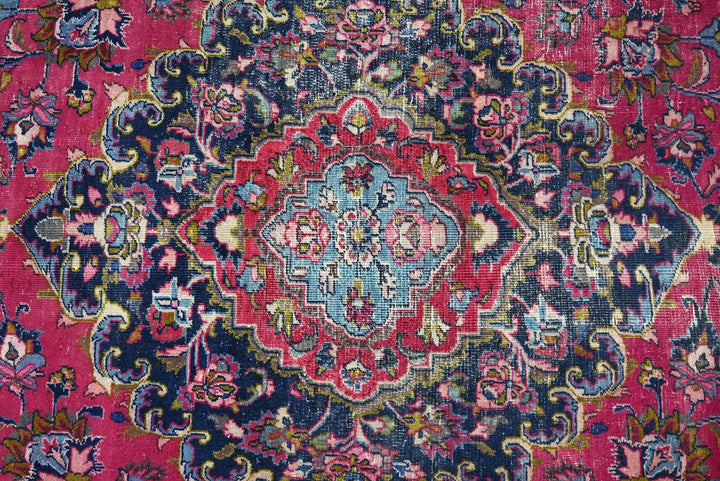 red Oversized rug 9' 5" x 12' 10"