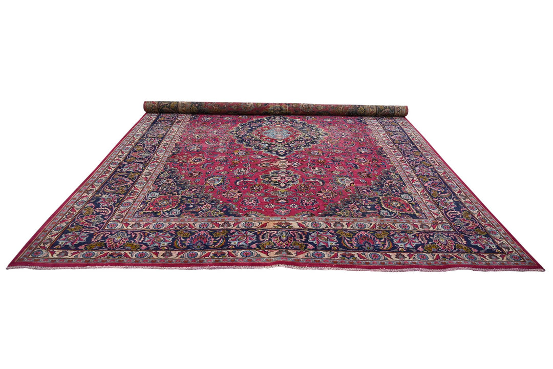 red Oversized rug 9' 5" x 12' 10"