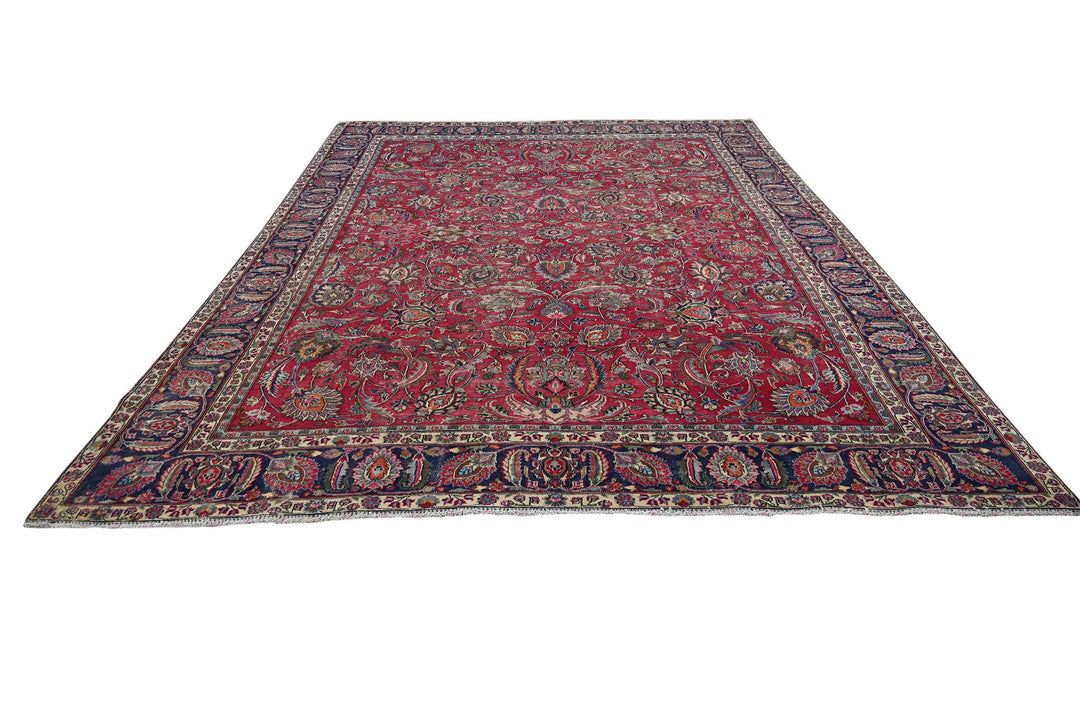 red Oversized rug 9' 3" x 12' 2"