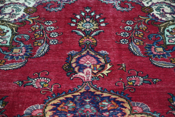 red Oversized rug 9' 5" x 12' 1"