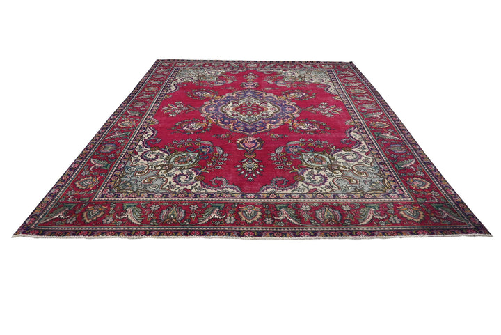 red Oversized rug 9' 5" x 12' 1"