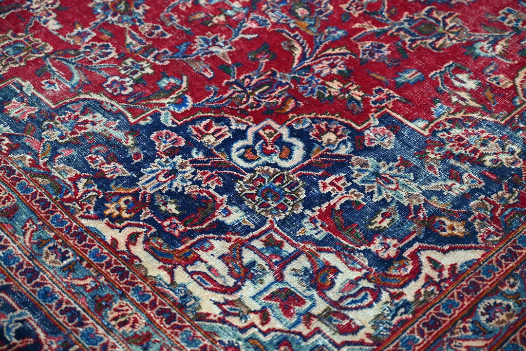red Oversized rug 9' 1" x 12' 0"