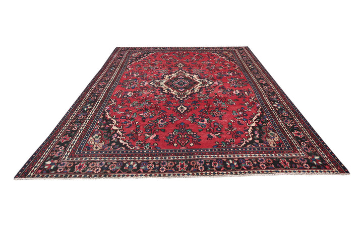 red Large rug 8' 3" x 11' 2"