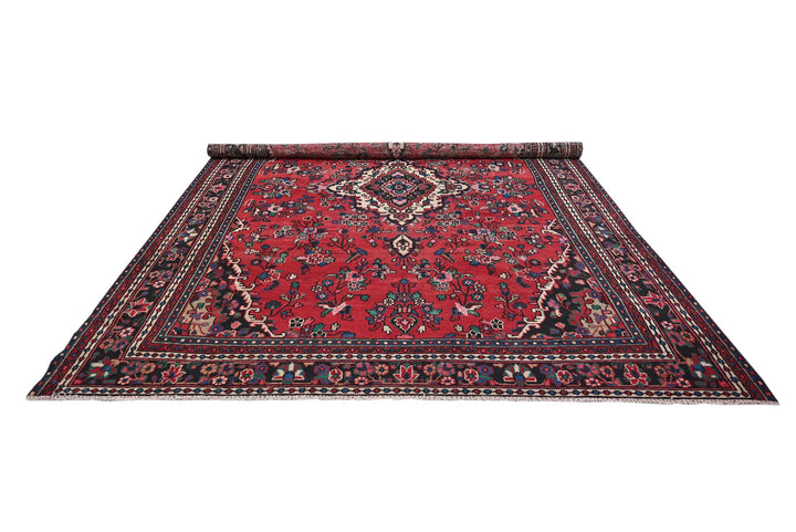 red Large rug 8' 3" x 11' 2"