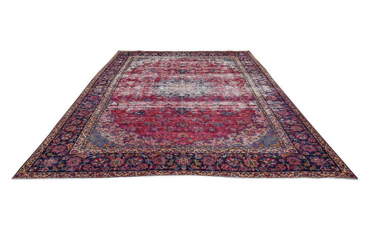 red Oversized rug 9' 1" x 11' 10"