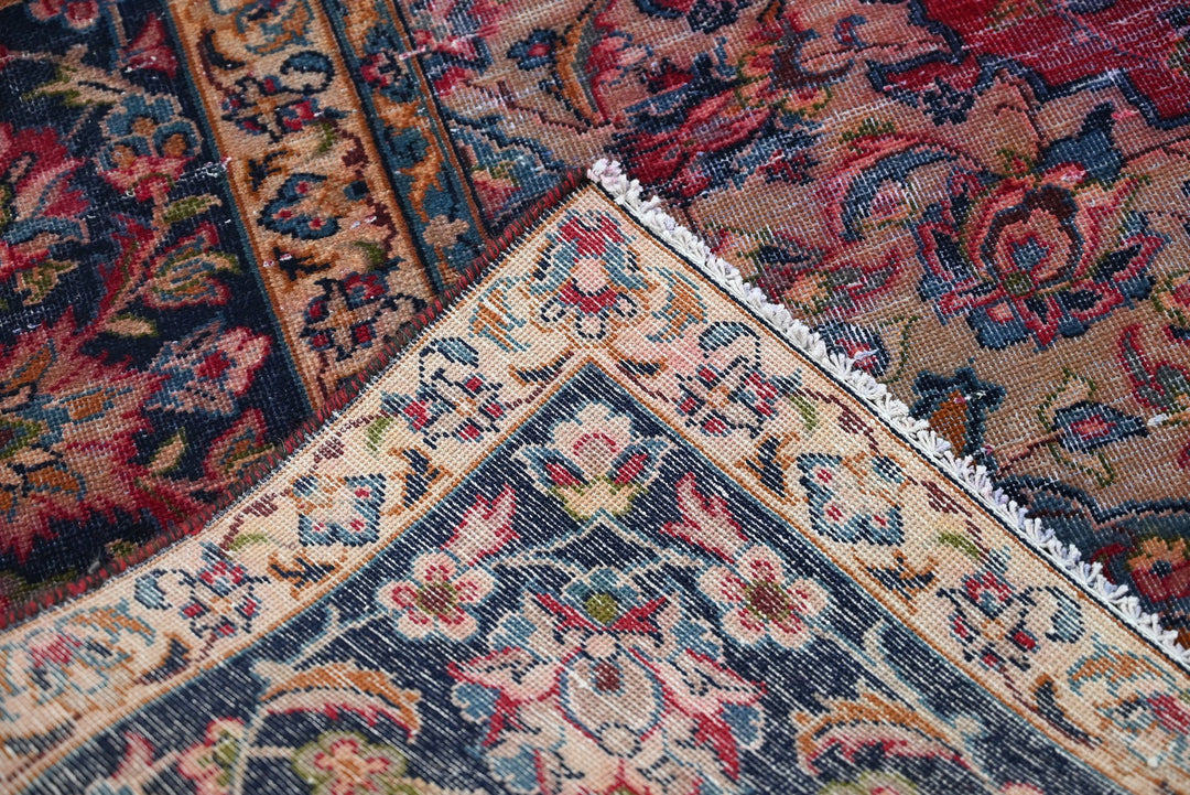 red Oversized rug 9' 1" x 11' 10"