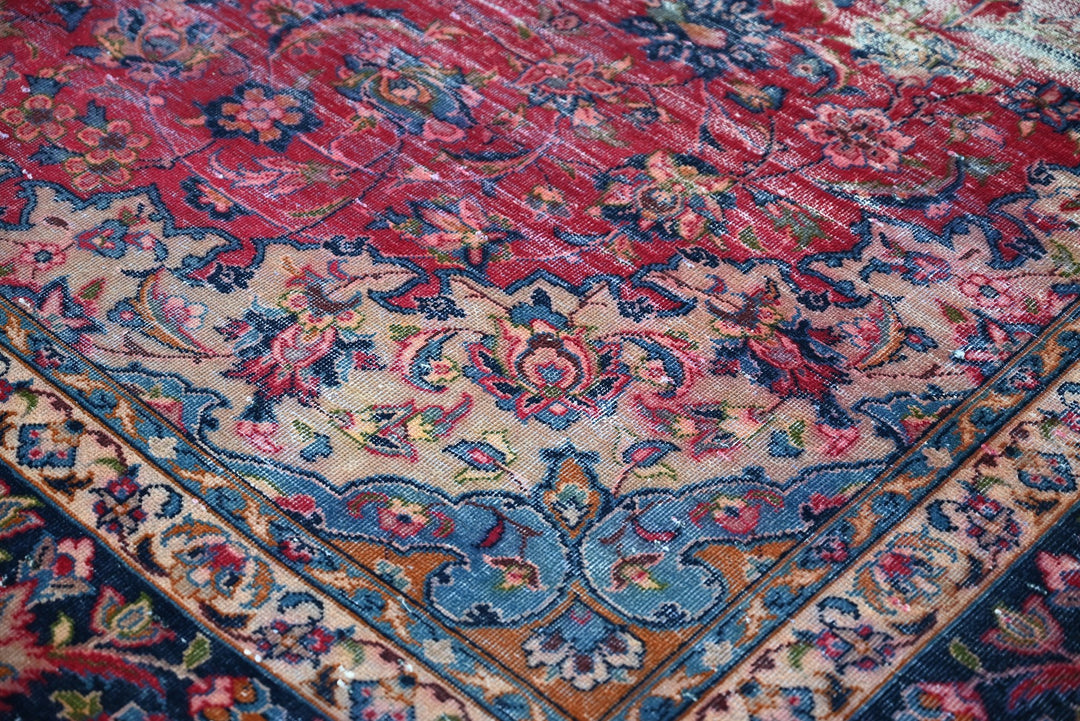 red Oversized rug 9' 1" x 11' 10"