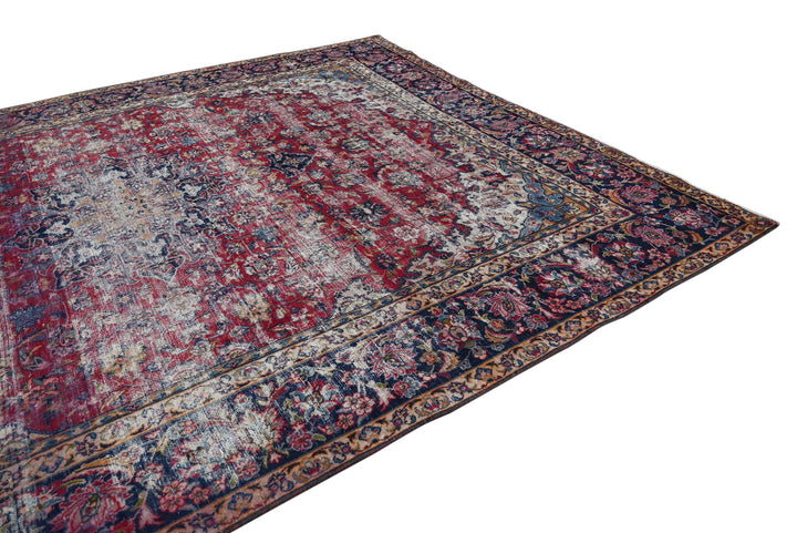 red Oversized rug 9' 1" x 11' 10"