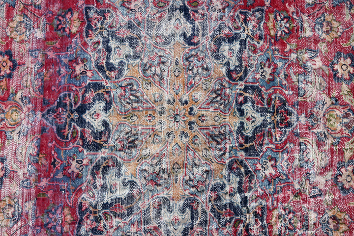 red Oversized rug 9' 1" x 11' 10"