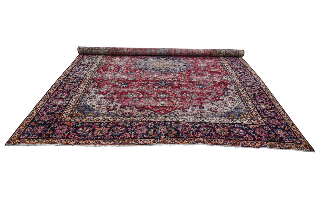 red Oversized rug 9' 1" x 11' 10"