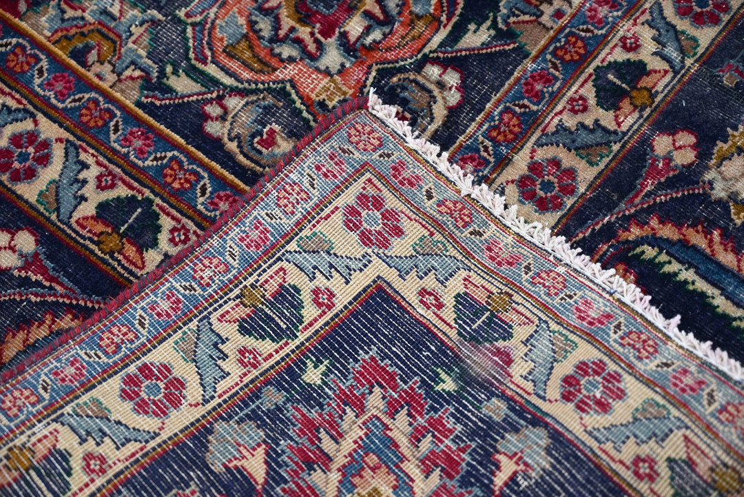 red Oversized rug 9' 6" x 12' 6"
