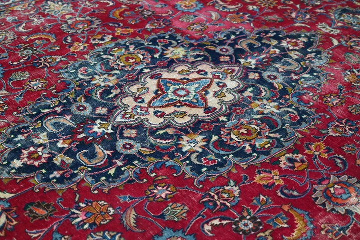 red Oversized rug 9' 6" x 12' 6"