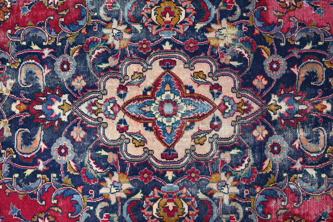 red Oversized rug 9' 6" x 12' 6"