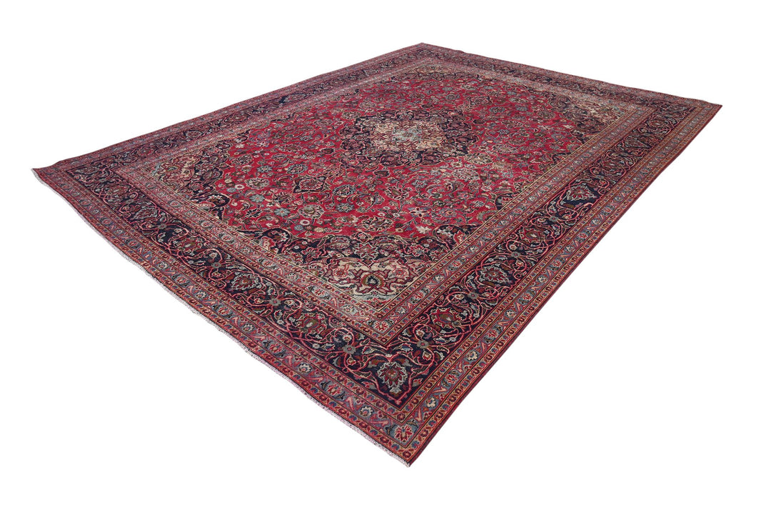red Oversized rug 9' 6" x 12' 5"
