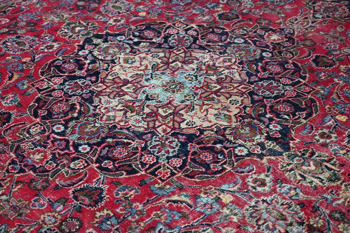 red Oversized rug 9' 6" x 12' 5"