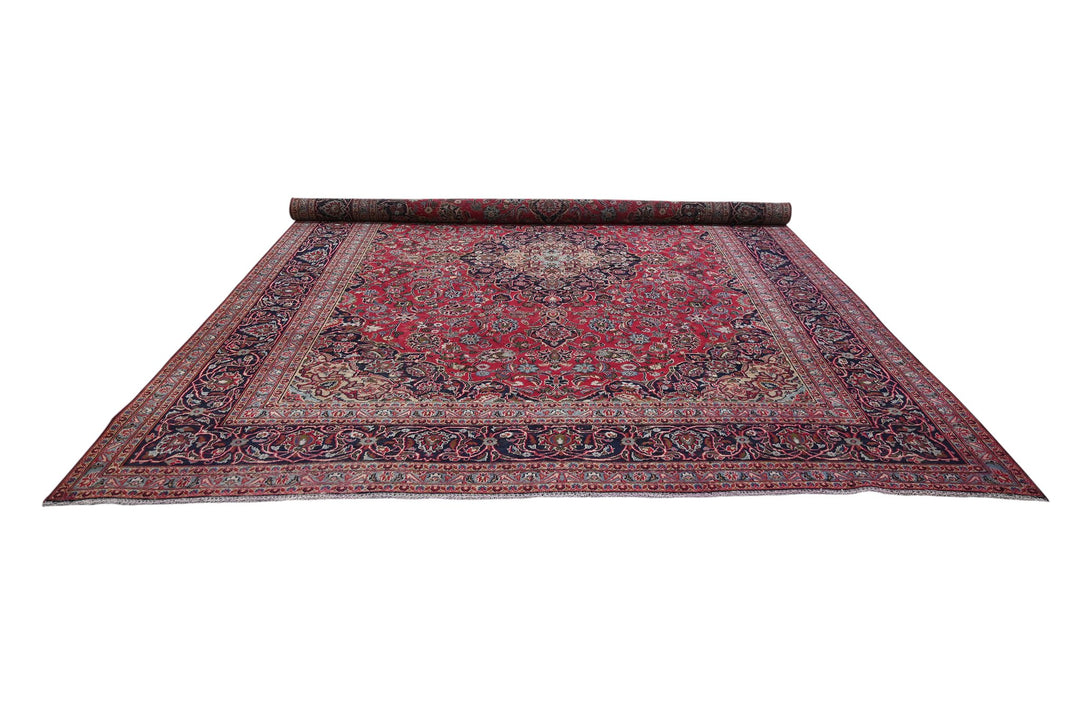 red Oversized rug 9' 6" x 12' 5"