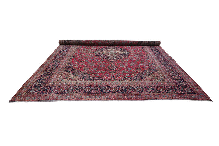 red Oversized rug 9' 6" x 12' 5"