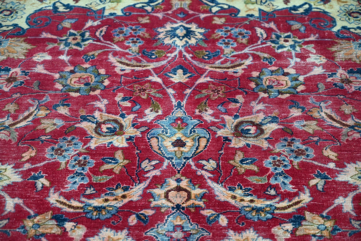 red Oversized rug 8' 10" x 11' 1"