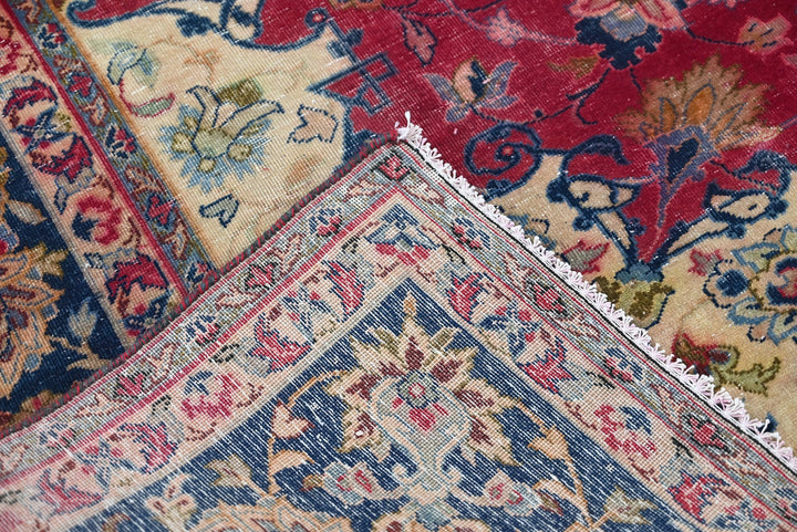 red Oversized rug 8' 10" x 11' 1"