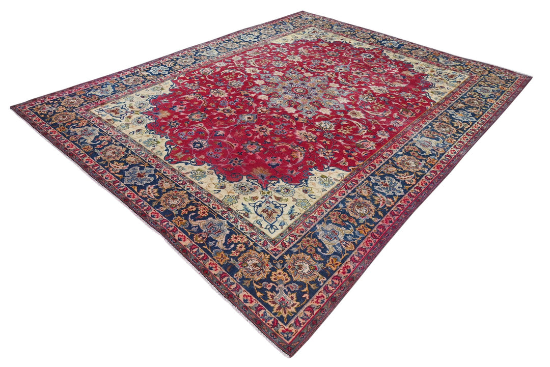 red Oversized rug 8' 10" x 11' 1"