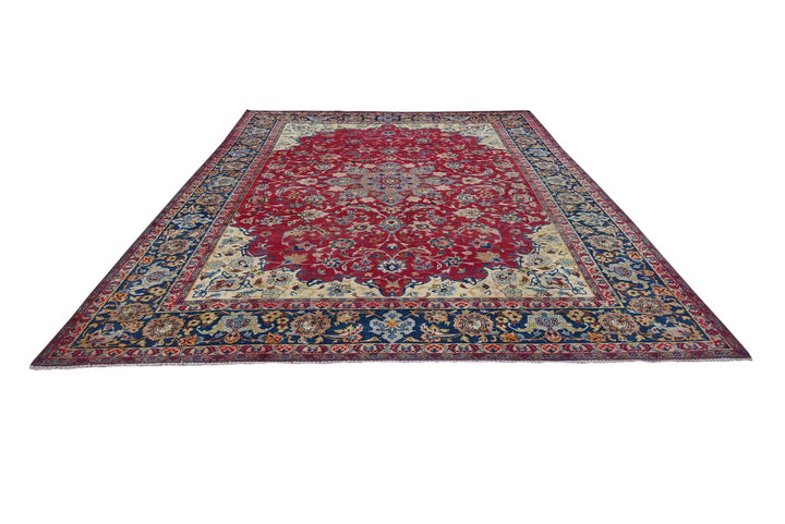 red Oversized rug 8' 10" x 11' 1"