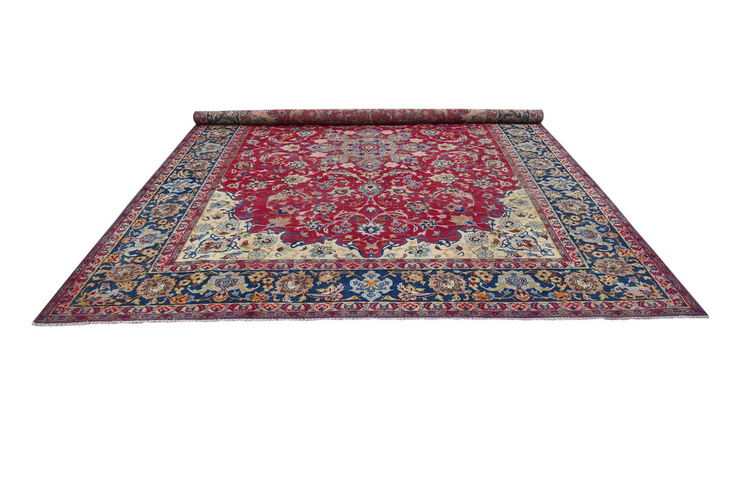 red Oversized rug 8' 10" x 11' 1"