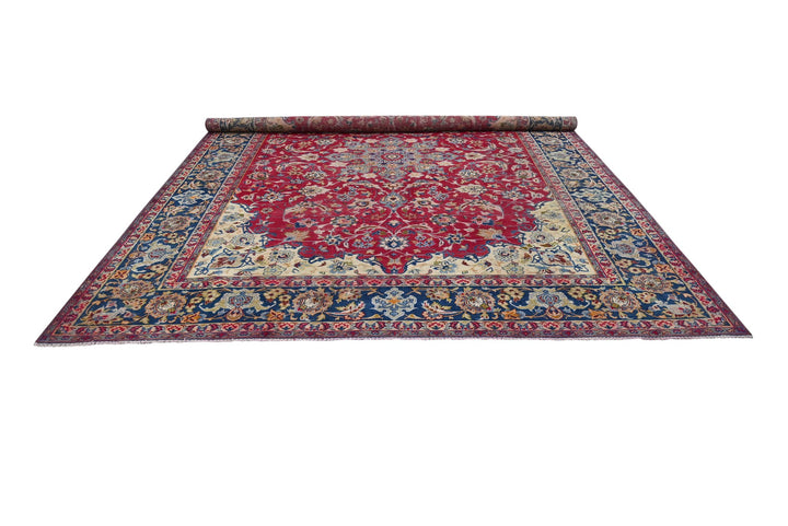 red Oversized rug 8' 10" x 11' 1"
