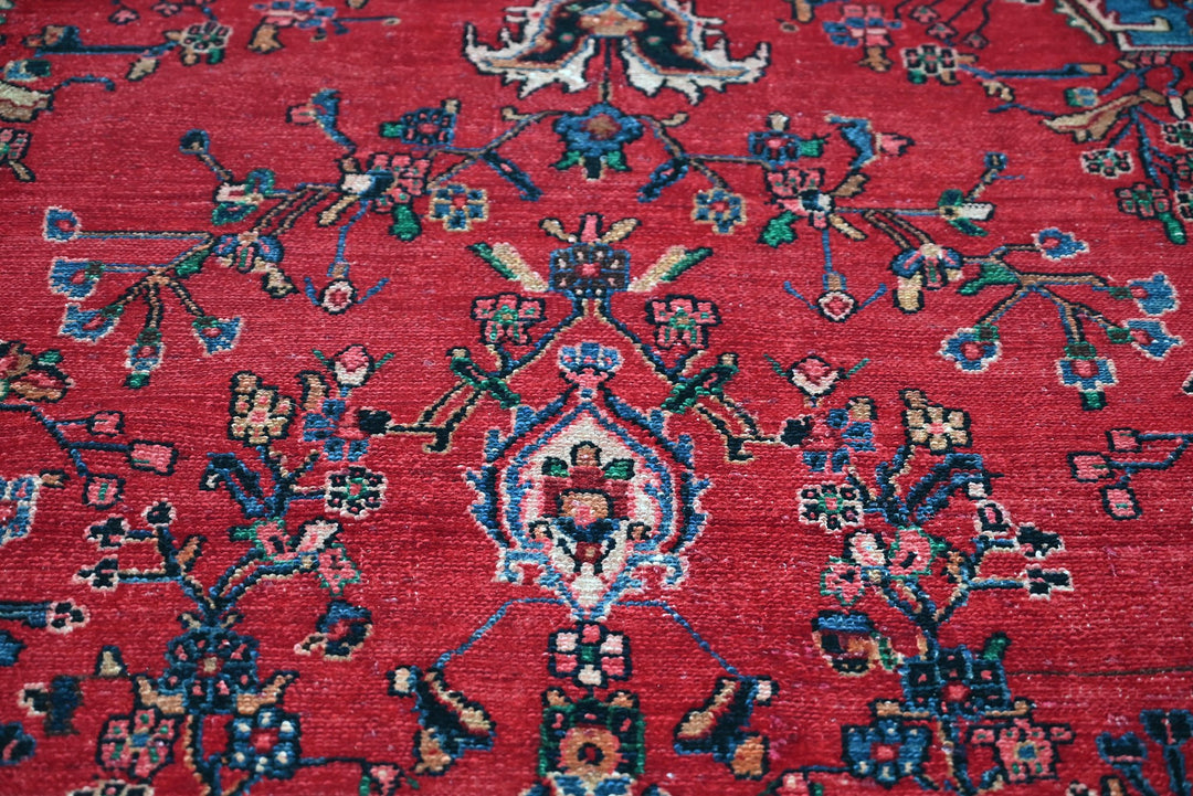 red Oversized rug 9' 6" x 12' 8"