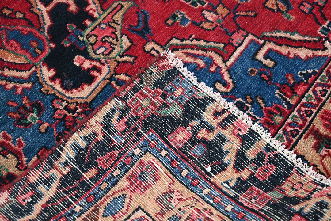 red Oversized rug 9' 6" x 12' 8"
