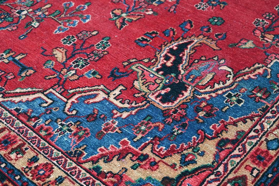 red Oversized rug 9' 6" x 12' 8"