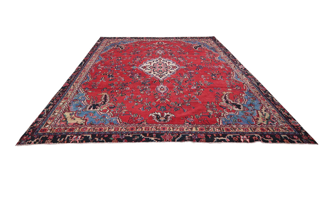 red Oversized rug 9' 6" x 12' 8"